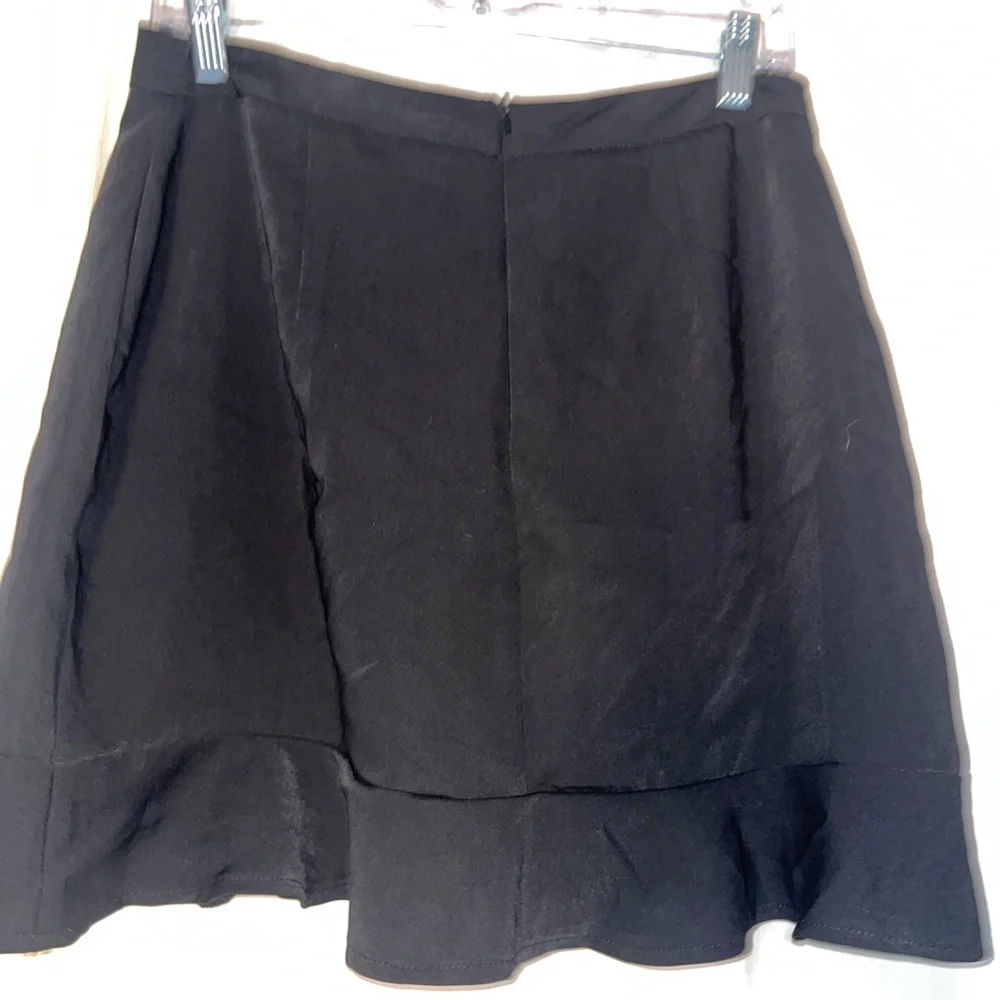 Superdown‎ Black Skater Mini Skirt with Ruffle Hem size L